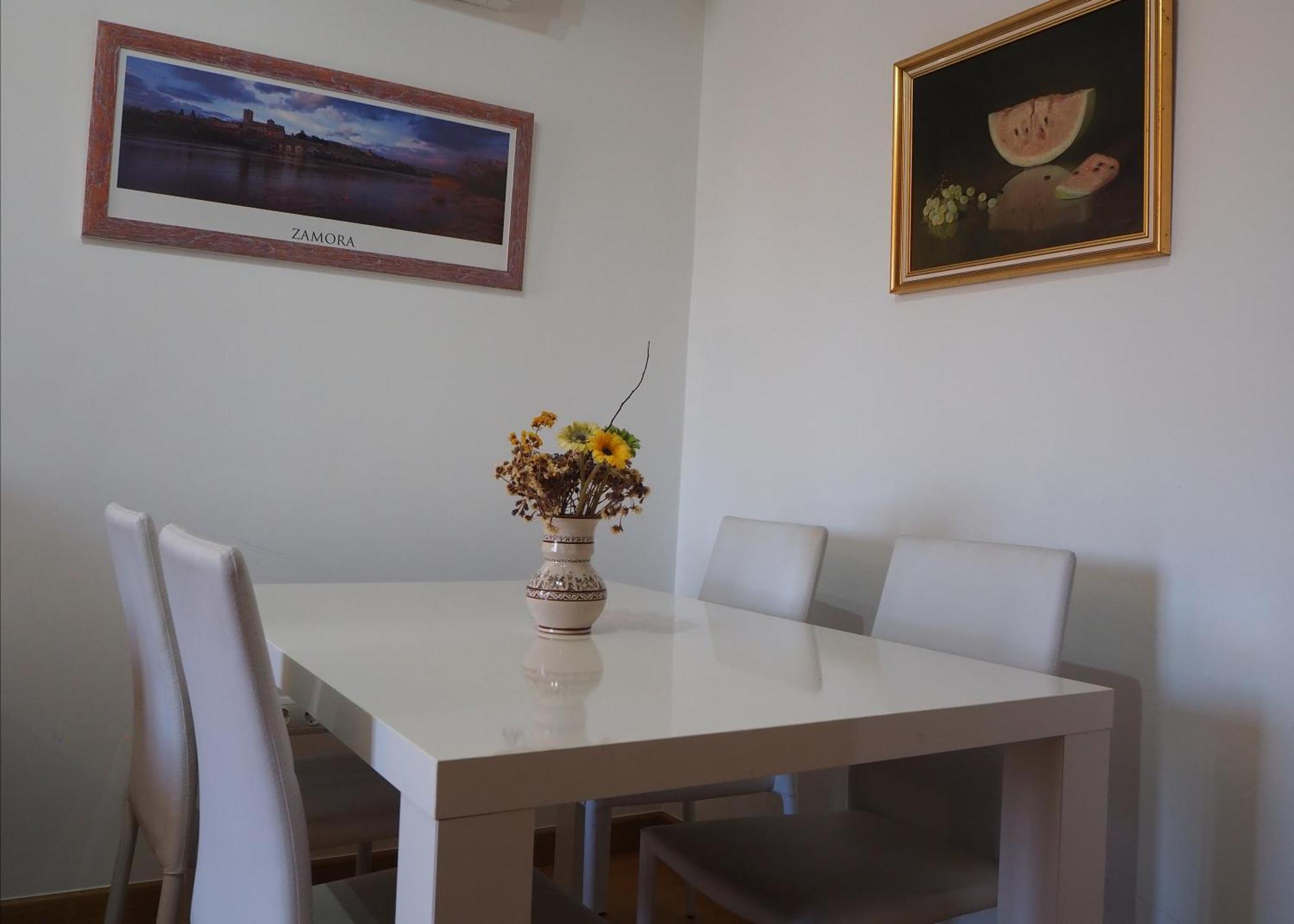 זמורה Apartamentos La Muralla מראה חיצוני תמונה