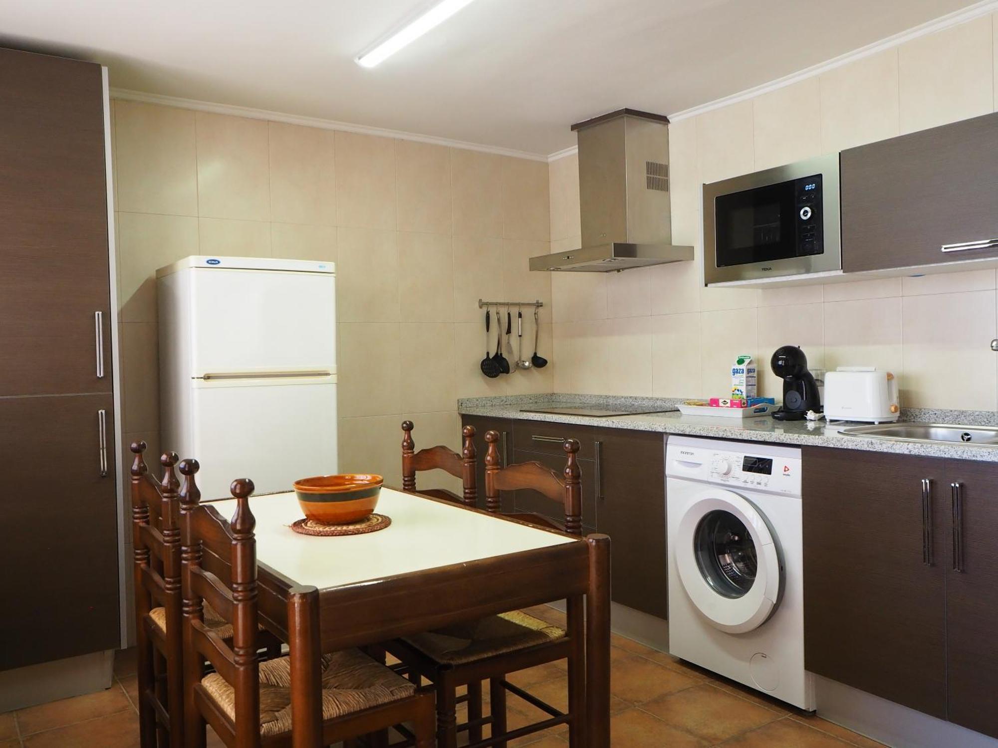 זמורה Apartamentos La Muralla מראה חיצוני תמונה