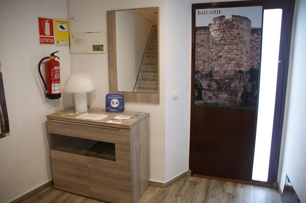 זמורה Apartamentos La Muralla מראה חיצוני תמונה