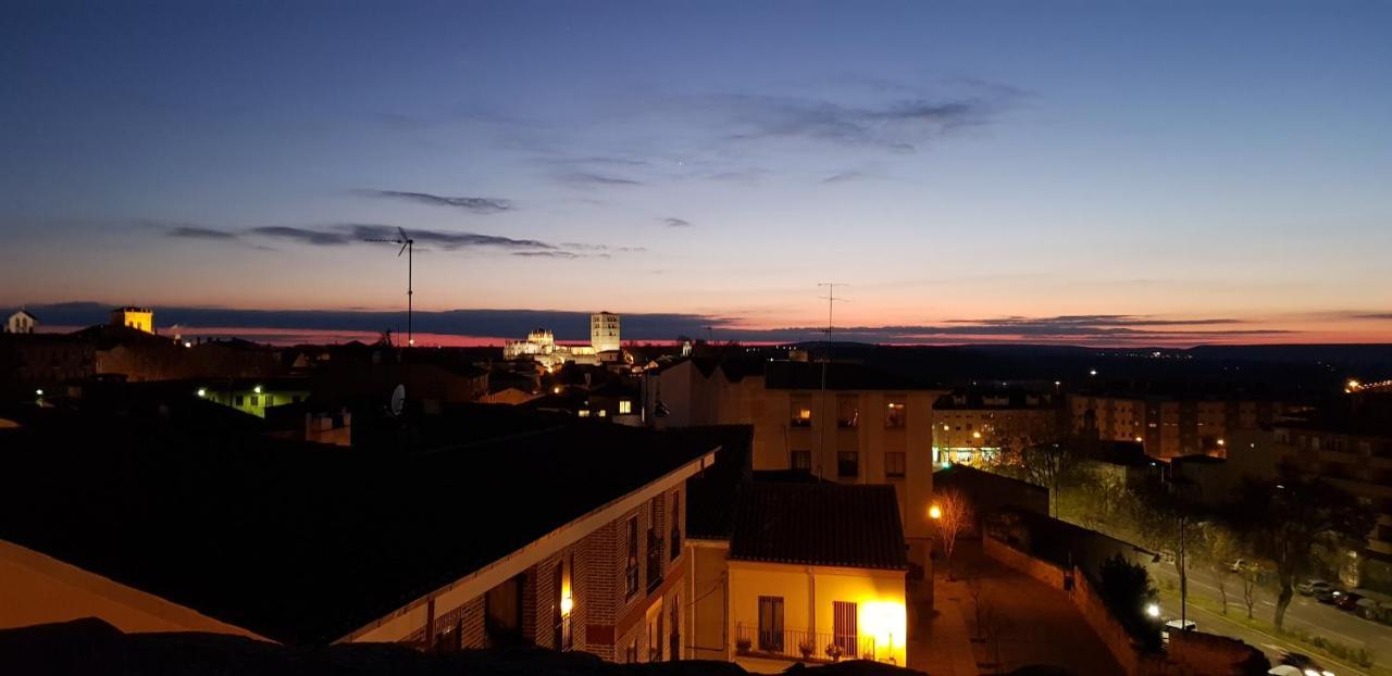 זמורה Apartamentos La Muralla מראה חיצוני תמונה
